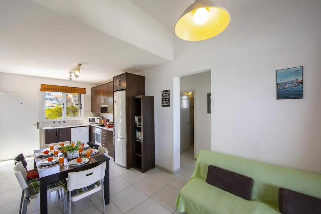 Green Bay Penthouse 2 โปรทาราส ภายนอก รูปภาพ